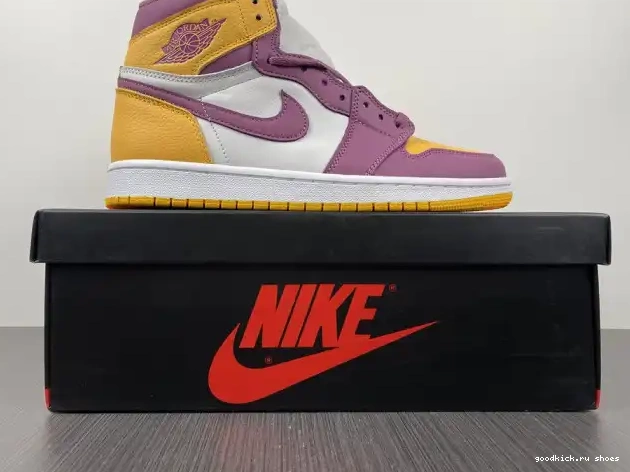 Brotherhood 555088-706 Air Jordan OG 1 High 0517